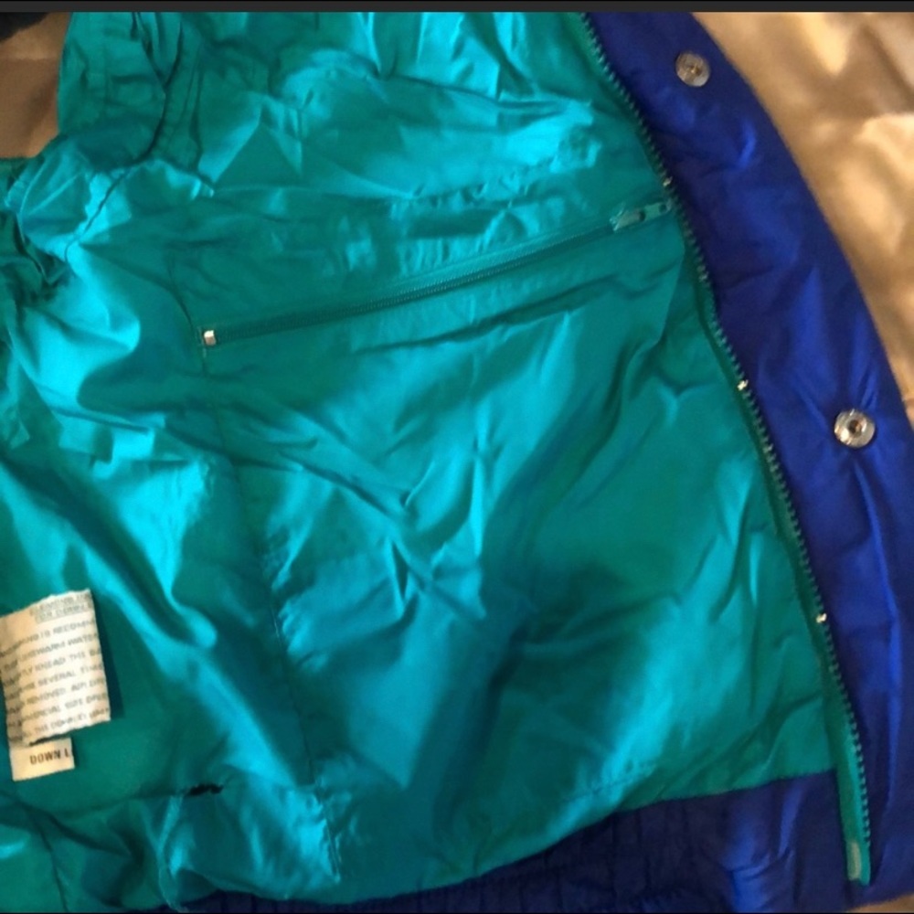 L.L.BEAN MENS DOWN VEST - Picture 3 of 6